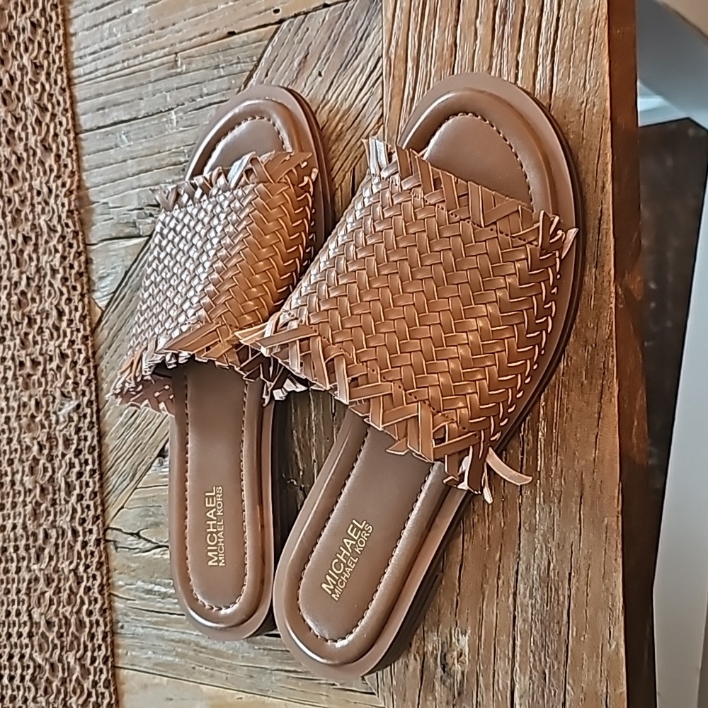 MICHAEL KORS slip on sandals! 6